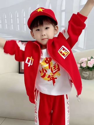 #萌娃穿搭 立秋了,提前给孩子安排了一套秋冬款中国红套装,既国潮又喜庆,孩子穿上喜欢的不得了#中国红套装 #萌娃穿搭 #高品质童装 #国潮无敌