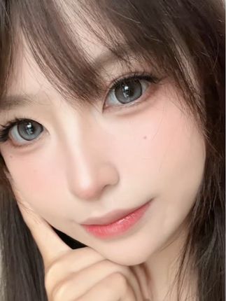 被追问无数次的镜面唇釉! 水蜜桃本桃~我不允许有任何人不知道这支!! 色号:VS02蜜桃 #viaggio惟都 #viaggio惟都水光唇釉 #嘟嘟唇 #镜面唇釉 #口红试色