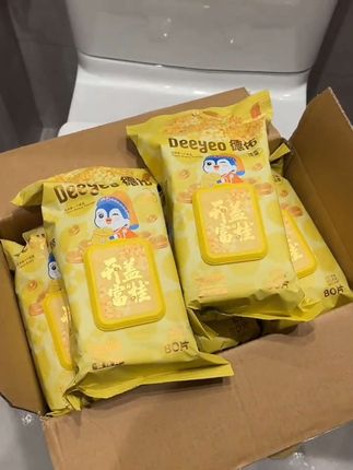 德佑真有你的,又开始操心起我的泼天富桂了!这金灿灿的湿厕纸,上厕所心情都美美哒!#母婴好物 #湿厕纸#德佑 #你一定要囤 #厕纸还是湿的好