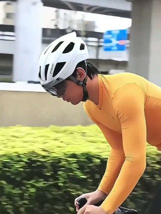 自行车骑行公路头盔磁吸镜片超轻带灯山地车骑行装备#头盔 #骑行 #安全骑行 #户外 #热门小助手 @DOU+上热门