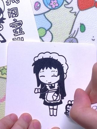 生产纸高中生们 摸了一点鱼当无料发放 过程好解压#游戏纸房子 #手绘 #赵颖