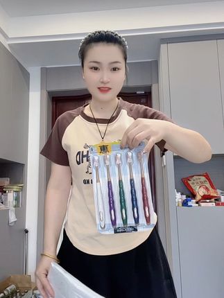 这个#卡斯丽牙刷太好用了,宽头设计,刷毛柔软纤细浓密,刷的舒又干净#软毛牙刷 #实用好物