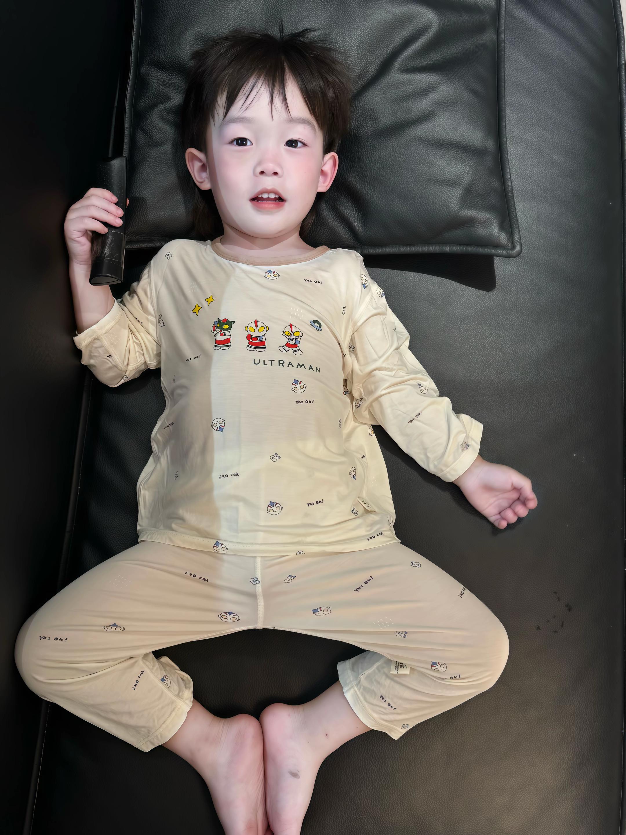 为了我的孩子 我绝不允许自己这一生泡在烂泥里 拼了命老娘也要开出花来只要我的孩子好 我会把烂泥泡成水泥铺路 让我孩子以后的路走的更远更稳 因为孩子也不会想要一个烂泥里的妈妈! #宝妈情感共鸣#我的男孩 #全职妈妈#儿童家居服 #高品质童装