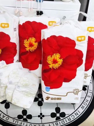 好多宝妈都在推荐的#宜婴 山茶纸尿裤,不仅实惠还好用,左下角两大包,刷到的妈妈快囤#纸尿裤推荐 #便宜好用纸尿裤推荐 #母婴好物