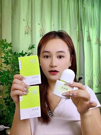 既能防晒又能隔离,雅丽洁水感倍护美白防晒乳,一款只要它不停产,我就会一直用的防晒#防晒霜 #军训必备 #学生党好物推荐 #防晒隔离 #美白防晒隔离三合一