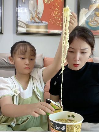 大雯和孩儿们☀️