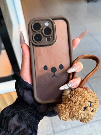 秋冬必备美拉德色系~这个自带毛绒小熊手链的壳壳真的好治愈呀~皮质后背板~全包镜头,我是看一眼就沦陷了~#这个手机壳真的长在我心巴上了 #美出高级感 #仙女必备#3c好物推荐 #美拉德