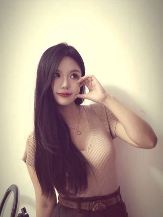 ♪ 如果你突然打了个喷嚏 ♪ ♪ 那一定就是我在想你 ♪ ♪ 如果星期四被手机吵醒 ♪ ♪ 啊那是因为我想吃肯德基 ♪ ♪ 常常想起 ♪ ♪ 肯德基的黄金脆皮鸡 ♪ ♪ 明明很想吃鸡 ♪ ♪ 却又忍不住怀疑 ♪ ♪ 在你的心里 ♪ ♪ 我是否就是唯一 ♪ ♪ 爱就是请我吃肯德基 ♪#抖音推广 #随意拍 #可爱的小吃货