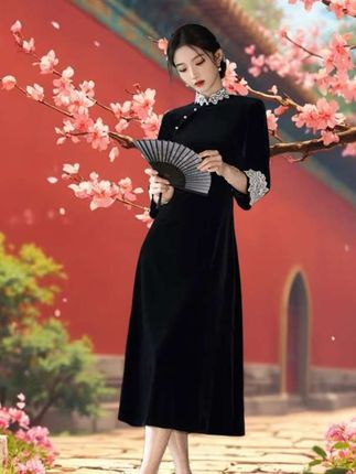 #复古风穿搭 #复古黑色丝绒旗袍 #优雅气质 #古典美 #高贵典雅
