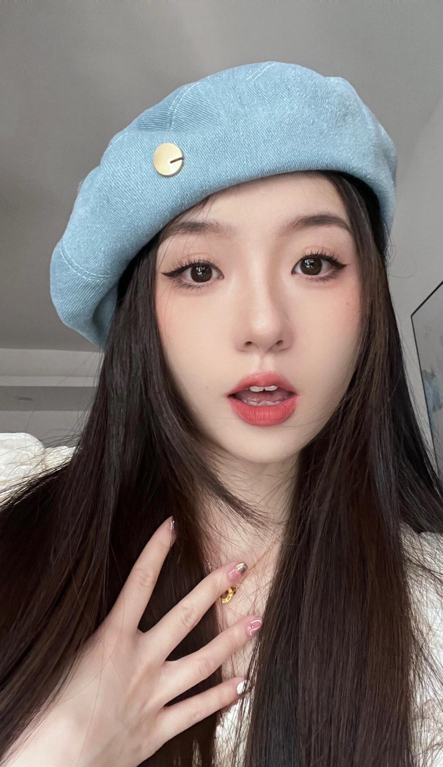 春夏秋冬四季都百搭的贝雷帽。超适合四季的一款贝雷帽 显脸小又百搭👙 这个贝雷帽相对来说还是比较透气的 非常适合夏天戴! #帽子分享 #帽子 #显脸小贝雷帽 #显脸小 #貝雷帽