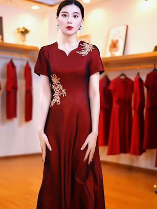 #婚礼妈妈礼服 #优雅气质 #高端大气 #谁穿谁漂亮 #婆婆妈妈装 @巨量千川 @抖加上热门