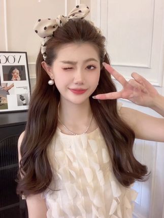 #发箍 #头饰发饰 #发箍这样戴好美 #高颅顶显脸小神仙发型