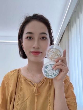 美妆蛋卡粉又吃粉,这不愧是化妆师安利的#棉花糖粉扑  上妆快又服帖,干湿两用,还带收纳盒,真的爱了#粉扑