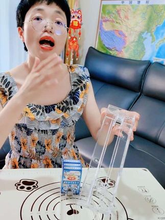 #推烟器 #透明推烟器 #推烟架 #陈列架 #男士神仙单品 @抖音创作小助手 @抖音小助手 @DOU+上热门 @DOU+小助手 @巨量千川