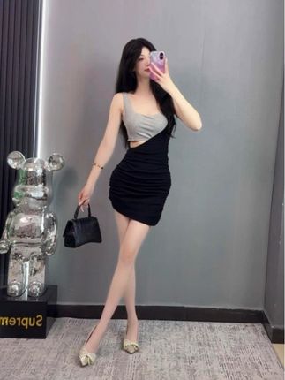 新品连衣裙我又爱啦~镂空设计好显小心机 #预制国庆出游穿搭 #小个子秋冬穿搭 #早秋穿搭三分钟出门不是梦 #ootd穿搭 #时髦精