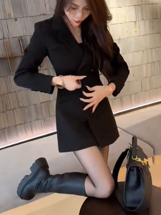 #辣妹穿搭 #简约大气 #强烈推荐