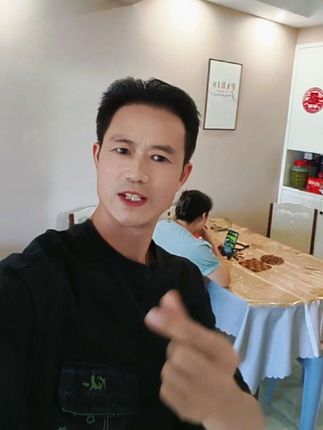 接下来就是国庆,中秋,落叶,下雪,跨年,你看,时间等过谁。回不去的何止是时间,还有曾经的自己!#时间等过谁