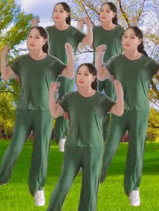 #健身运动广场舞 大家一起来跳舞运动起来。