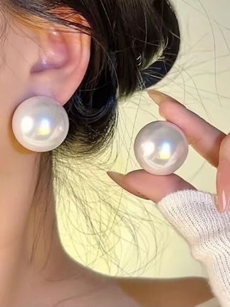 超级无敌吸睛的一款珍珠耳钉#耳钉 #耳饰 #美出高级感 #首饰分享 #配饰分享