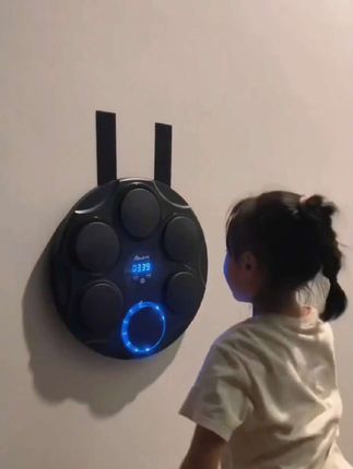 音乐拳击解压靶,大人小孩通用。每天坚持锻炼,释放压力,强身健体 #音乐拳击机 #居家锻炼 #亲子互动 #运动健身 #好物推荐 @抖音小助手