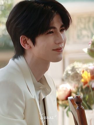 明媚小狗 #张凌赫 #帅哥 #路透 #一眼沦陷 #慕容清峄