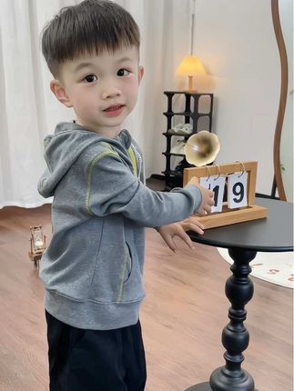 “借我而来,却不是为我而生,成为他自己,才 是他的课题”#情感共鸣#我的男孩正在慢慢长大 #高品质童装 #潮童穿搭 #早秋穿搭