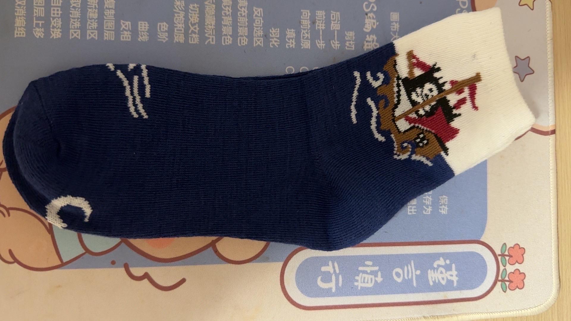 纯棉质量很好,穿着也舒服,帅气