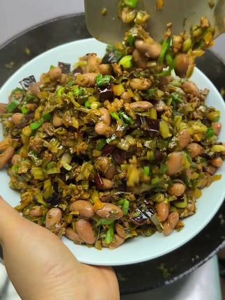 太香啦~说吧这道“冲菜”炒肉沫你能吃几碗?#妈呀太香了 #好吃到停不下来 #下饭神器 #贵州特产 #舌尖上的味道