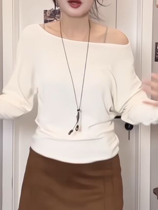 2025秋季新款蝙蝠袖设计感气质小众上衣一字肩长袖T桖打底女7116#今日穿搭 #百搭上衣 #时尚打底衫 #上衣穿搭 #一字肩上衣