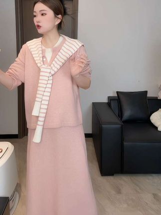 时尚孕妇装套装 #孕妇装 #宽松有范 #半身裙套装 #洋气减龄 #面料舒适 2025新款秋冬季孕妇装显瘦针织假两件设计感披肩套头毛衣半身裙女
