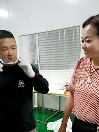 #上热门 #车间实拍 原视频 ,家人们纯菜籽压榨油,放心吃好油,吃出健康身体,一桶也是批发价,想要的家人们直接下单。🙂🙂🙂