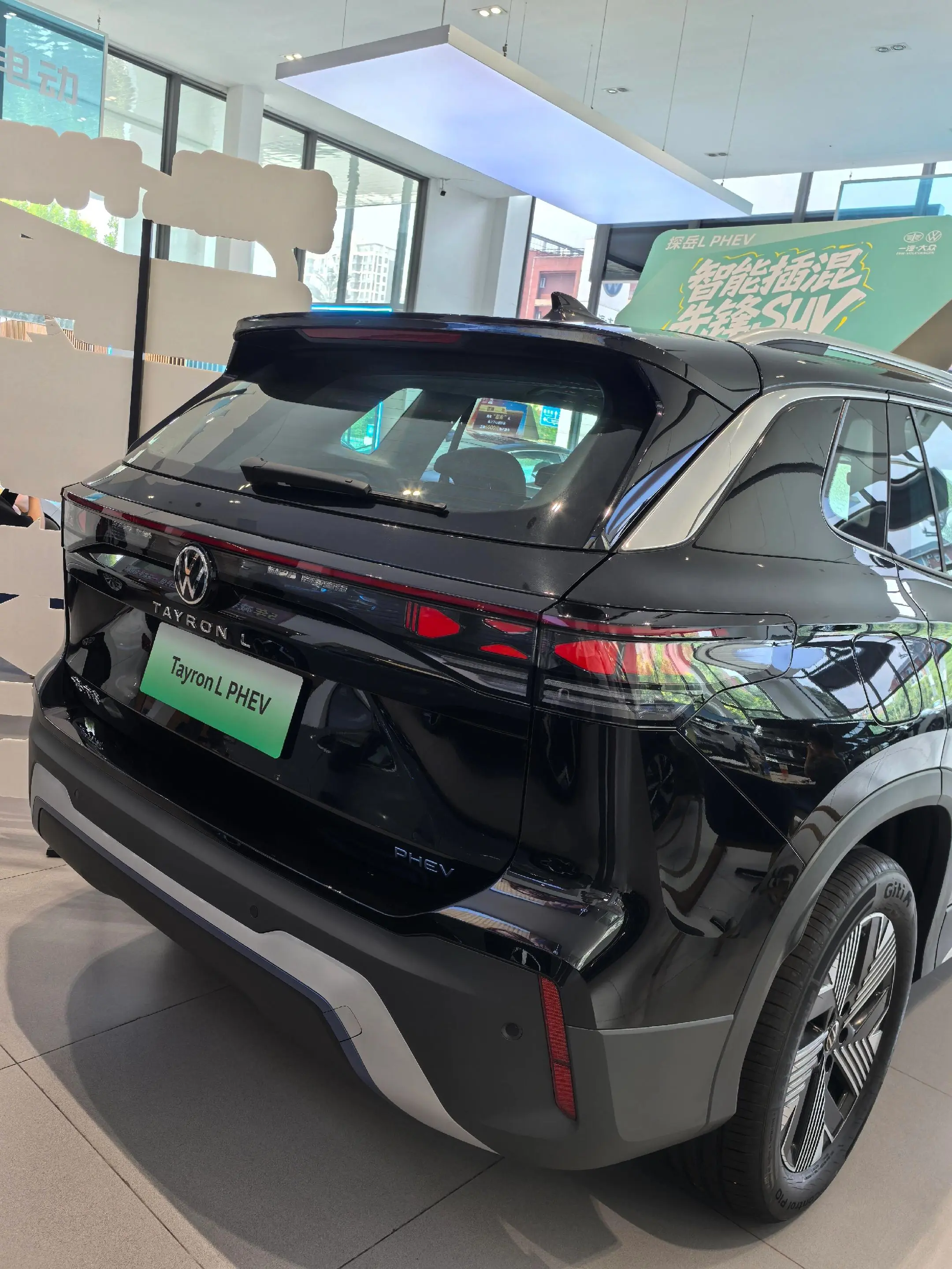 挑选家用SUV,除了看三大件,外在辨识度与车内智能体验同样关 - 抖音