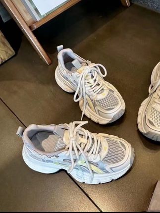 网红显脚小老爹鞋女2025年早秋新款超轻便休闲百搭运动鞋潮鞋#老爹鞋 #软底软面穿上超舒服 #好穿不累脚 #透气舒适 #显高显瘦