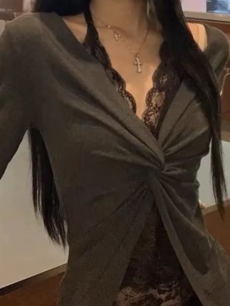 性感挂脖法式长袖#衣服#今日穿搭 #高级感穿搭 #辣妹穿搭 #皮衣搭配