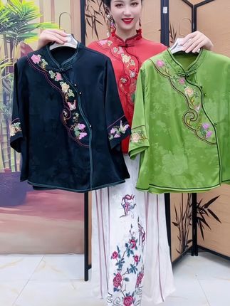 #国风服饰 #穿出自信穿出美丽 #国风刺绣服饰款式旗袍小上衣