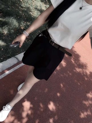 生活没有标准,知足开心就是幸福,人生没有套路, 潇洒就是精彩,愿我们一直走在不老的路上,笑的快乐,活的健康#西装裤#五分裤#短裤#圆领T#短袖