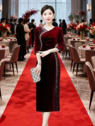 #话题热门榜 十一喜婆婆婚宴装旗袍晚礼服,喜妈妈婚宴显瘦气质秋冬连衣裙#婚宴装礼服#优雅时尚洋气连衣裙#显瘦穿搭#喜妈妈喜婆婆装@抖加🔥上热门🔥dou+🔥热点宝