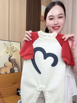 #我要上热门 穿出门炸街的一款连体衣还送一顶帽子,超划算#母婴好物 #谁穿谁好看系列 #韩版穿搭 #婴儿衣服