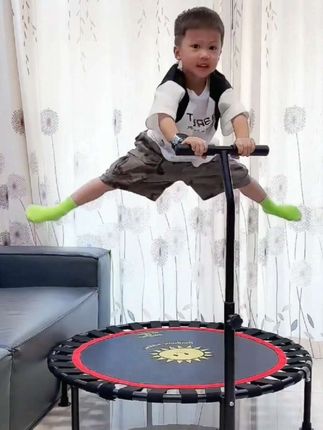 孩子正是长个子的阶段,家里一定不能少了这款家用蹦蹦床!每天蹦一蹦不仅能助力孩子长个子,还能消耗孩子体力,吃饭睡觉长个子必备~~#蹦蹦床 #母婴好物 #儿童玩具#运动成长