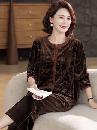 中老年洋气弹力丝绒妈妈装春秋季时尚休闲宽松显瘦套装大码女装#丝绒套装#宽松套装#妈妈装#中老年穿搭#中老年套装