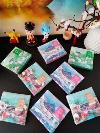 现在纸巾都这么卷了吗?居然有印满诗词的抽纸,国风味太浓了,小朋友在用纸的时候不知不觉都学会了一首诗#国风抽纸 #诗词纸巾#古诗纸巾 #抽纸可湿水不烂 #超便宜超划算