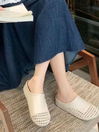#百搭鞋子 #软底软面穿上超舒服 #哎呦喂你鞋真好看 厚底增高博肯拖鞋女新款夏季外穿百搭镂空编织透气包头半拖鞋#脚宽脚胖都可以 #视频来源于网络
