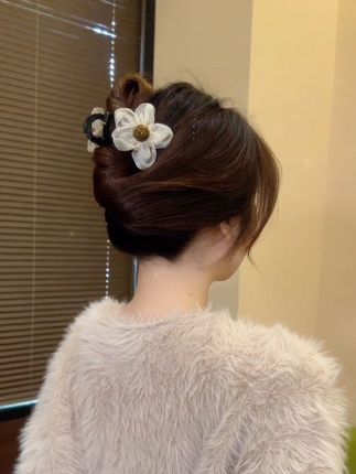 #快速出门发型 #创作者中心 #头饰发饰 #抓夹用法 #美出高级感