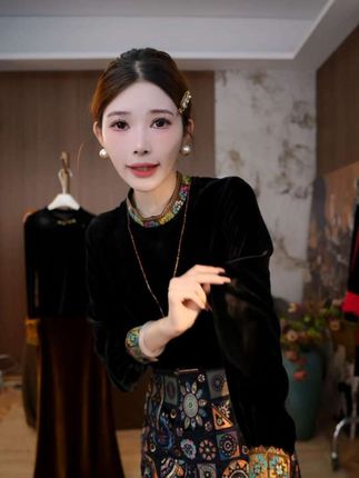 丝绒民族风刺绣衬衫#民族风穿搭 #新中式穿搭 #时尚穿搭 #秋冬新款