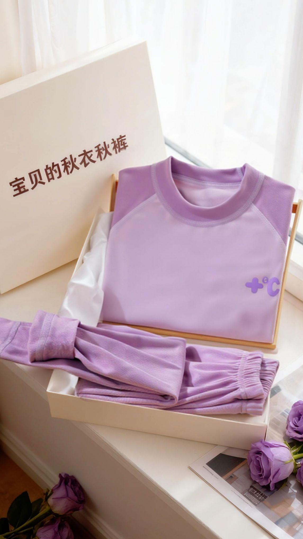 晨光漫过摇篮时,总想起曾为你彻夜不眠的模样。那些被哭声切碎的夜,被辅食染脏的衣角,都在你扑进怀里的瞬间,酿成了心尖上的甜。原来母爱从不是壮举,是琐碎里长出的温柔藤蔓,悄悄缠绕了岁月。 #秋衣秋裤 #宝妈带娃 #情感共鸣 @抖加🔥上热门🔥dou+🔥热点宝