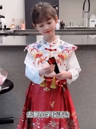 穿上马面裙,感受古代女子的优雅魅力,传承中华文化 #国风马面裙女童 #汉服之美在华夏 #国风套装儿童 #女童汉服 #马面裙
