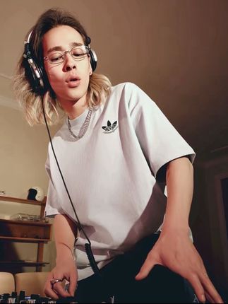 Adidas阿迪达斯三叶草【官方正品】男子夏季纯棉运动短袖T恤JN1675#创作灵感