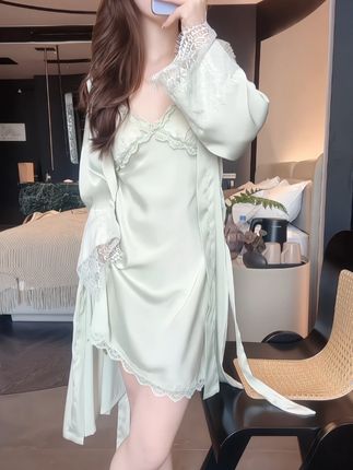 纯欲两件套太美了#显高显瘦 #温柔风穿搭 #初恋裙 #约会穿搭 #睡衣家居服