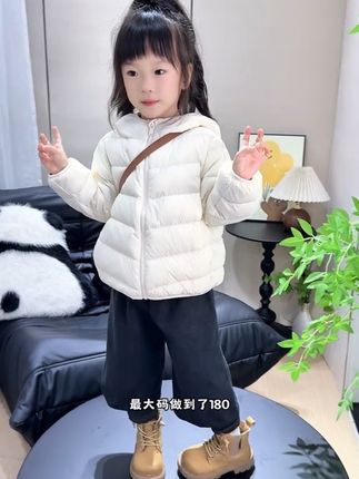 反季买品牌的羽绒服也太香了!就#巴拉巴拉 家这款门店爆款轻薄羽绒,上身轻便不压身,款式经典耐看,颜色多,三防面料好打理,性价比超高,重要现在反季价格也太香了~ #品牌童装 #反季羽绒服 #羽绒服 #高品质童装