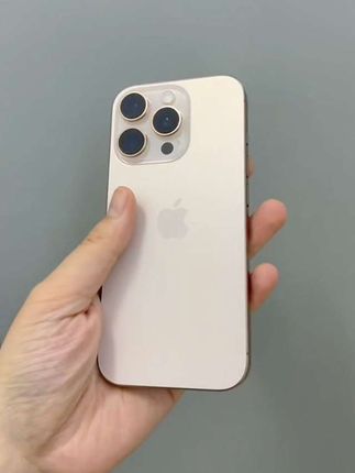 苹果16Pro真实体验,真不是智商税 用了一段时间iPhone 16 Pro,忍不住分享下!A18 Pro芯片加持,日常使用流畅到飞起,多任务处理毫无压力。6.3英寸超视网膜XDR屏,色彩显示超绝。重点夸夸像素,后置三摄+5倍光学变焦,远景近景都清晰,随手拍大片质感! #iPhone16Pro #苹果手机 #手机测评 #强烈推荐 #抖音推广